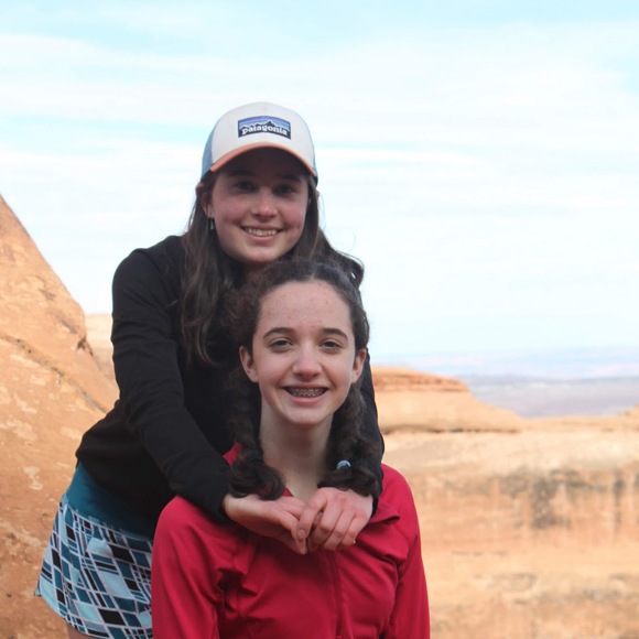 Meet your Posher, Cedar - Picture 1 of 1